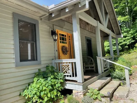 Wilstone Lodge-Pool&Lake Access-Secluded Bliss-Walk to Waterfalls