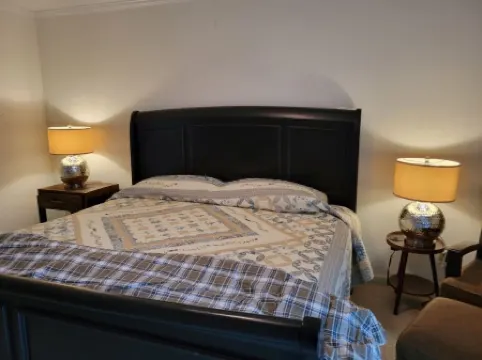 Secluded 2 Bedroom Retreat w/great family room on Sewanee Campus