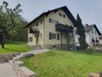 Haus am Wald Ruhig Gelegene Ferienwohnung mit Großem Garten Hotels in Tabarz
