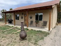 Lovely cottage on horse farm with petting zoo and trails