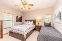 Large, Luxury Condo in Gated Community with Mountain & Golf Course View