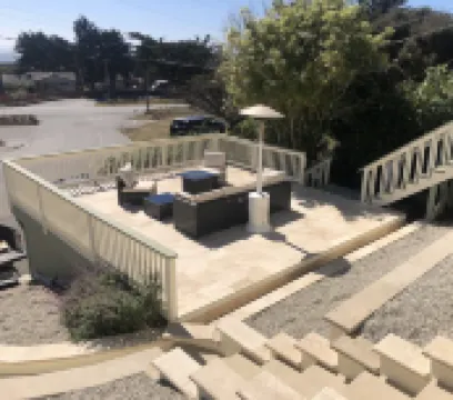 Gorgeous hillside home with ocean views!