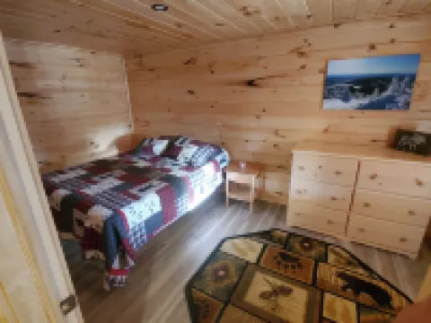 Custom Built Tiny Home/Cabin in Jackman with Direct Trail Access on Powersports Hotels in Jackman
