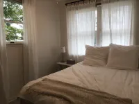 Oceanblock & Downtown Bethany - 2 bed / 1 bathroom with Private Sun Porch
