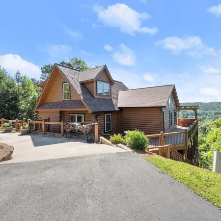 🌄Sleeps up to 16 🌄 Pristine Mountain Views from Downtown Helen ⛰️