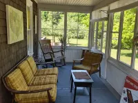 Very comfortable house in the heart of Big Bay, with everything you need. Hotels in Powell