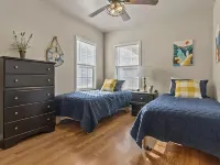 Lakefront Access with Tiki Bar, Hot Tub, Kayaks, and Stand Up Paddleboards Hotel a Ruth A Township