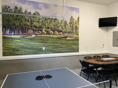 New Build! 5 Bedrooms & 3.5 Baths! 5 Minutes to Golf and the Village