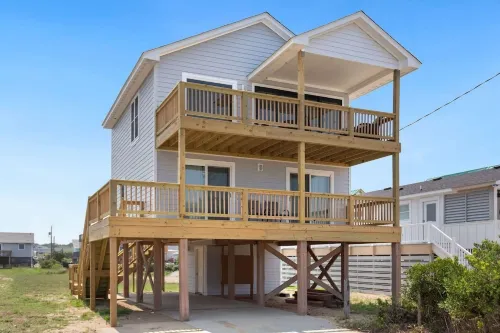 Gorgeous, Ocean View, 3 bedroom, 2 bathroom home in the heart of Kitty Hawk!
