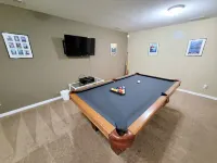 St Paul - Mall of America - Pool Table - Spacious