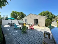 Beautiful home close to the beach with hot tub Hotels near Promenade Beach Club
