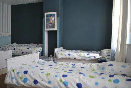 Old winery close to the sea and shops on île de ré Отели в г. Сент-Мари-Де-Ре