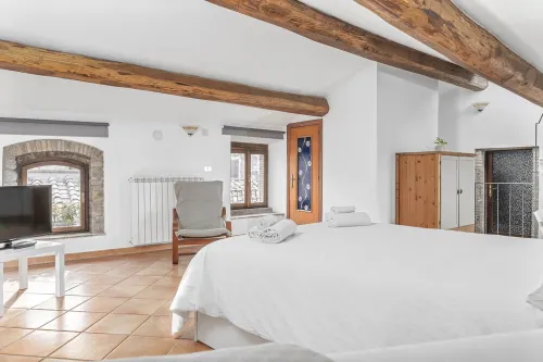 Medieval House built in 1200 in the centre! FREE private parking