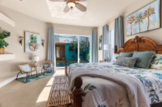 Private Cabana home. Heated pool. 3400 sq ft of luxury! Kids and pets welcome.