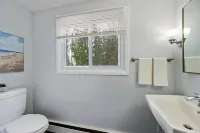Cozy and Quiet Bailey's Harbor home: Close to Everything!