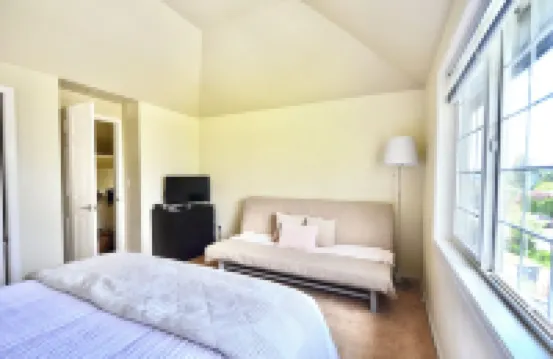 Wonderful 4-Bdrm, 2.5 Bath Home in Renton,15 Min to Seattle,2 Min to Coulon Park
