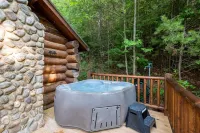 THE HIDEAWAY / Blue Ridge GA. / A charming & romantic traditional log cabin.