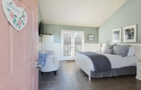 Beach Comber Cottage Отели рядом с достопримечательностью «Lavender Wind Farm»