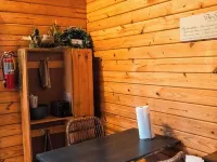 2 Lakeside : Charming 2-bedroom cabin with AC, WiFi in welcoming Solgohachia Hotels in Conway County