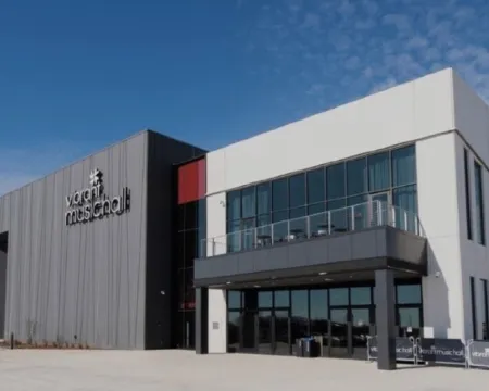 Brand New 1 Bedroom, Gym, Social Room, Balcony Hotels in Waukee