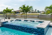 Heated Pool & Spa Villa with Waterfront Views and Kayaks!
