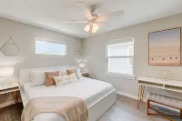 NEW Orange Crush Private Pool 3 King beds+bunk