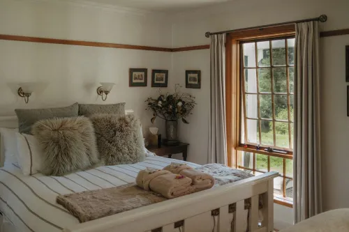 Forth River Cottage - Luxury Bed and Breakfast by the River