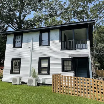 Cozy Apartment Located in Downtown Laurel