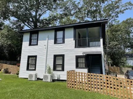 Cozy Apartment Located in Downtown Laurel