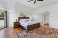 Peaceful Country Retreat 20 acres Private Pond