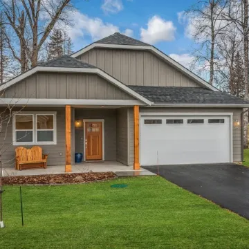 Fairway Retreat with Hot Tub on the Golf Course