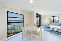 COMPLETELY REMODELED Luxury Riverside 1BR Condo: Panoramic River Views
