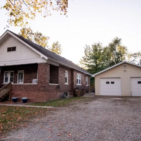 The Landing is a Cheerful 3 bedroom 2 bath home!