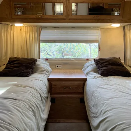 Airstream at Bidwell Canyon Farm Отели в г. Модок