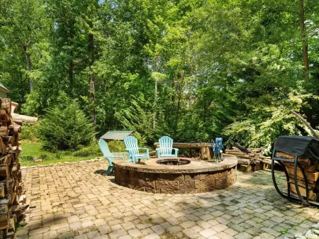 Studio above a detached garage away from main house on a private lot.