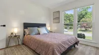 Spacious & Cozy ~ Close to Fort Moore ~ Pool Table