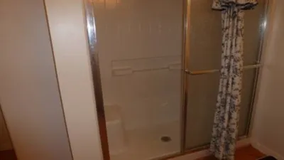 Lexington Apt. with parking & private entrance Preview listing
