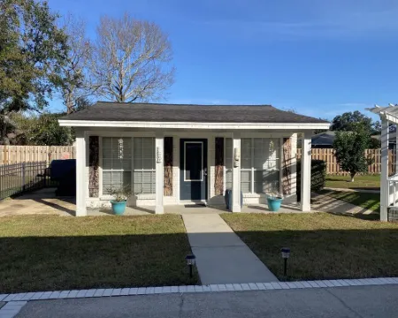 Relax by the Gulf Coast, just 8 mins from Gulfport Beach 長灘酒店