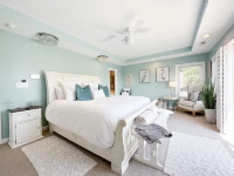 Beauty for Ashes Retreat -Luxury Waterfront 2700 SQ FT; Buckroe Beach; Sleeps 10