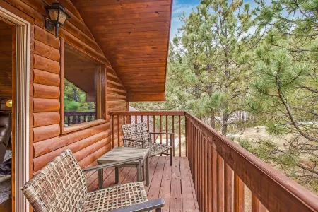 Feels Like Home Cozy Cabin On 40 Acres