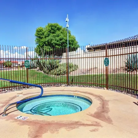Beautiful Clean Townhome in East Mesa - w/Community Heated Pool