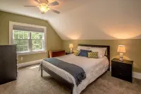 Downtown North Conway Village House