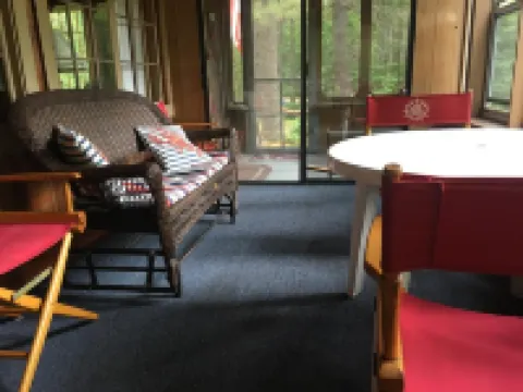 Relax & Recharge! Tranquil Family-Owned, Sebago Lake Area, Pets free