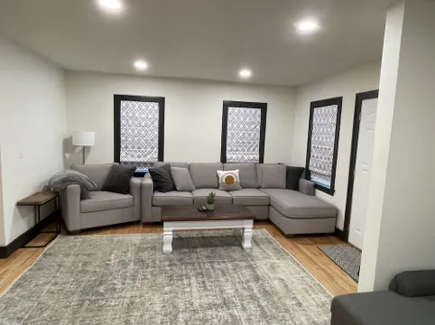 Newly remodeled Farmhouse with Country Charm!Sleeps 10 people comfortably