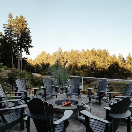 Grapeview- Luxury Waterfront Home w/ Hot Tub