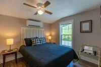 Bobbie Jean's Cozy Mountain Farmhouse