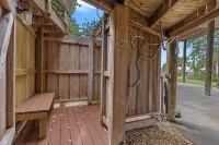 Pachs Crab Shack - Charming Waterfront 3 bed 1.5 bath House with a Dock