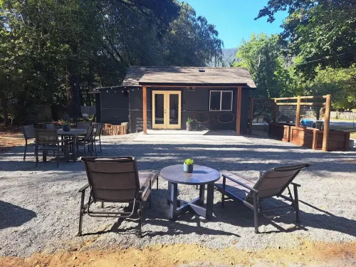 The Groundskeeper's Cabin: A peaceful retreat with all the amenities of home.