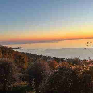 Relax overlooking Lake Garda Others