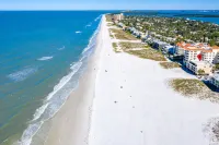 Beachfront / Gulf Sunsets Condo